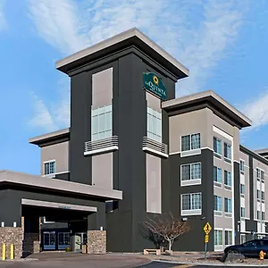 La Quinta By Wyndham Gateway Park מלון